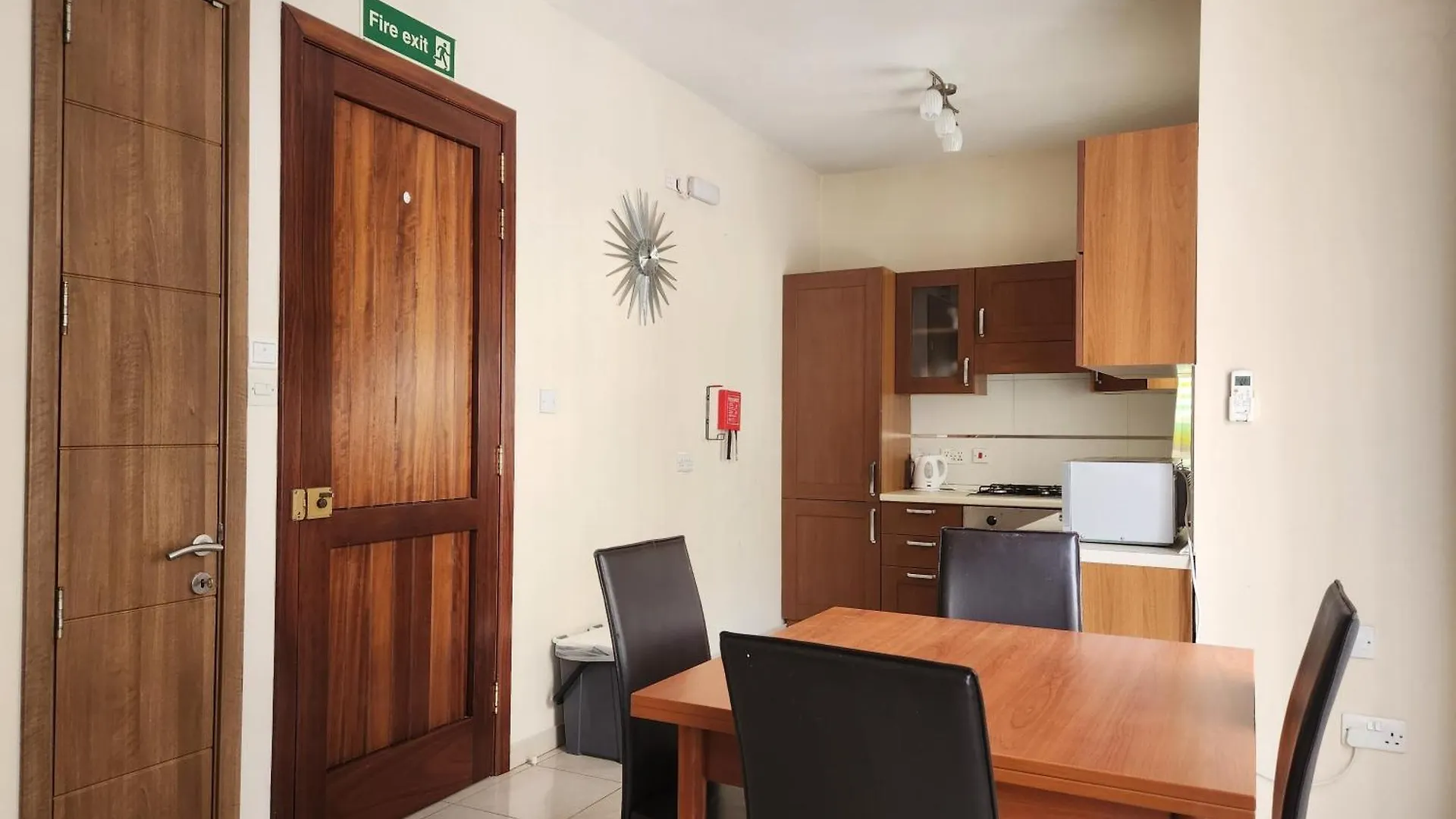 Sea Views Apartment-Wifi-Sleep 5 Marsaskala Málta
